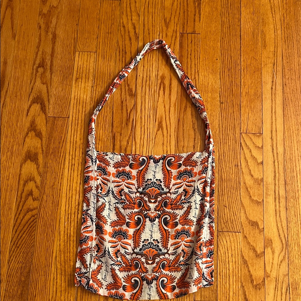 Free People lightweight tote bag - Picture 2 of 4